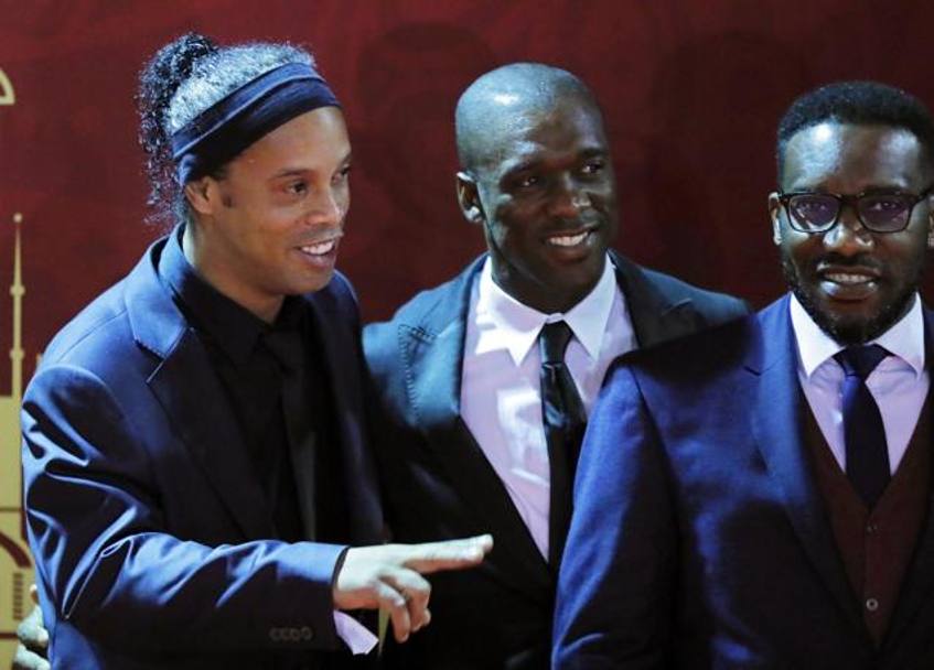 Ronaldinho, Seedorf e il nigeriano Jay Jay Okocha . 